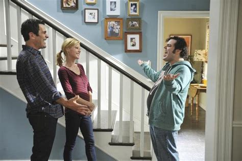 Modern Family Review: Dreamers vs. Realists .